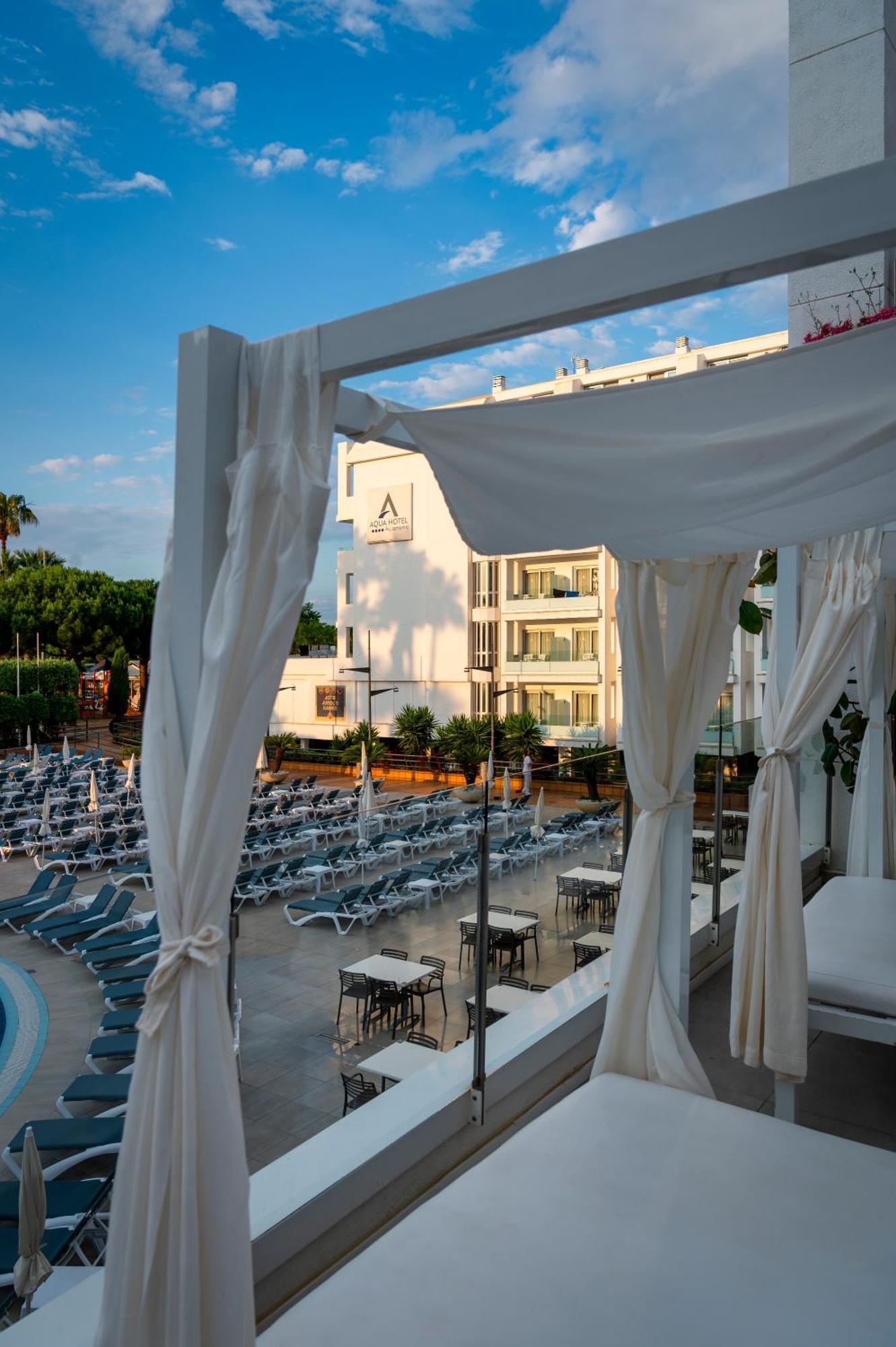 Aqua Hotel Aquamarina & Spa Santa Susanna Exterior foto